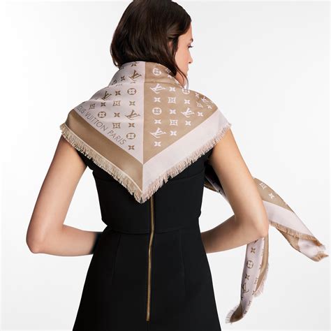 louis vuitton scialle panna|louis vuitton shawl and stoles.